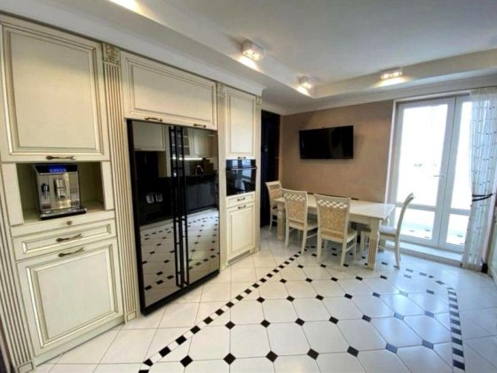 Продам 2- кімнатну квартиру  131,8 кв.м по Троіцькій, центр Кременчуг