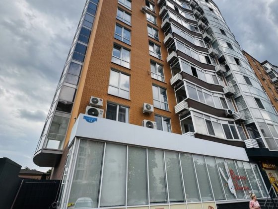Продається двоповерхова квартира в центрі. Кременчуг