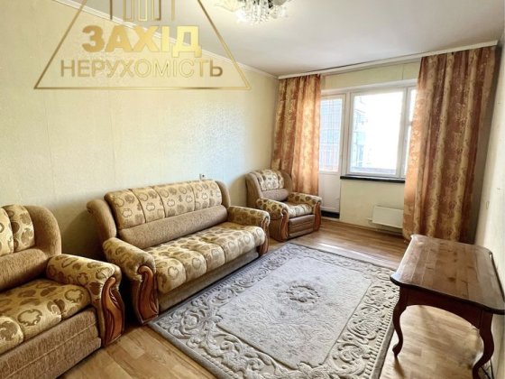 Двокімнатна біля РАЦСу, просп. Соборності, 4 поверх Луцьк