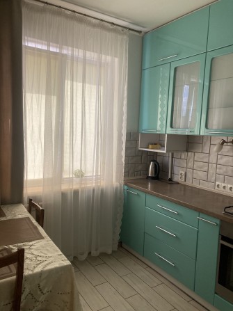 Продам 2-ну квартиру по вул. Кравчука ( р-н ,,Варшавський ринок) - фото 1