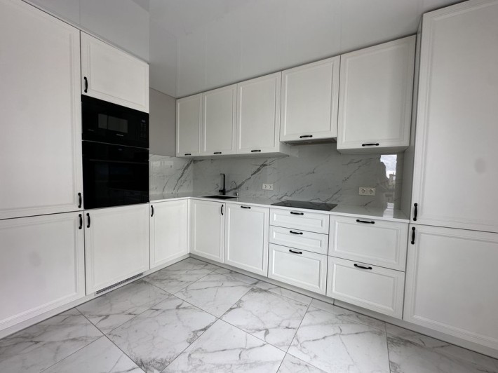Сучасна 3-кімнатна квартира 82,1 м² з автономним опаленням - фото 1