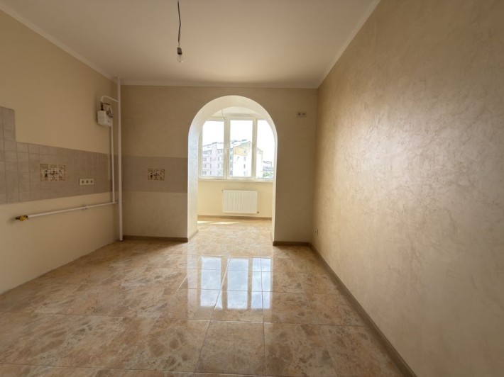 Продаж 1-кімнатної квартири в обжитій новобудові в центрі . Постанови - фото 1