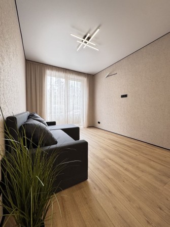 Без комісії! Студія з новим ремонтом  — 28 м², ліфт та укриття, 49 000 $ - фото 1