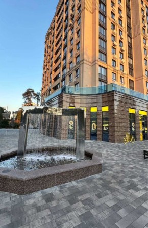 Трикімнатна квартира в центрі міста з підземним паркінгом - фото 1