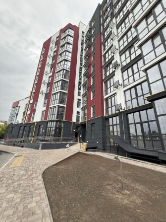 Продам трикімнатну квартиру в новобудові - фото 1