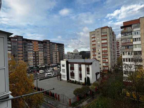 Зміна Ціни Терміново 2к Хрущівка з розділ. кімнатами в Центрі ,все поруч  Школи і ТЦ Хмельницький