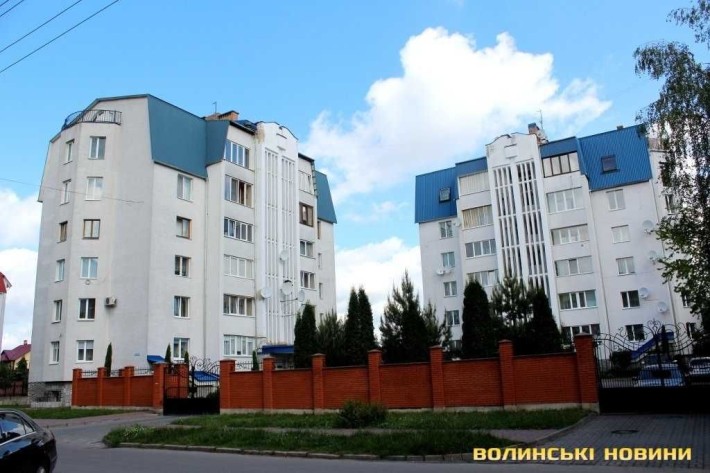Квартира в центрі Луцька 200кв м - фото 1