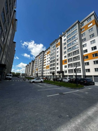 Квартира в новобудові в гарному ЖК, з великою прибудинковою територією, Виставка - фото 1