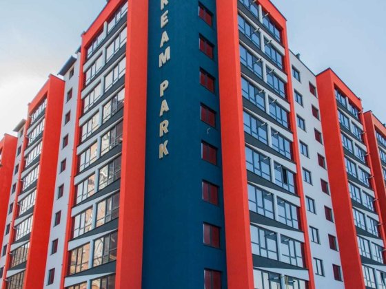 2к 48,3 м² ЖК Dream Park центр міста 8/10 закрита територія паркінг 500 авто не кутова зданий будино Хмельницкий