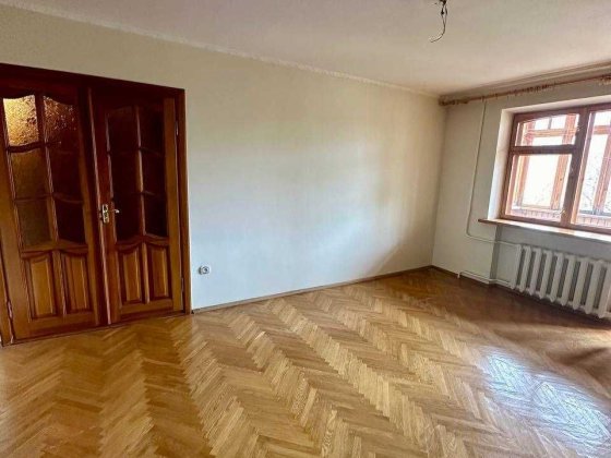 Продається 4-кімнатна квартира 75 м². Підходить під держпрограми, 4 поверх, газова колонка, ВІДІН Рівне