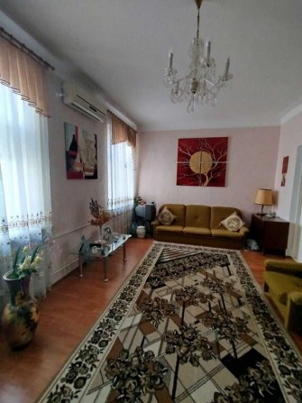 Продаж 3-кімнатної квартири | центр | 2 поверх | цегляний будинок - фото 1