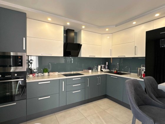 Продаж 3 кім кваритири-Студії 83 м2.Новобудова.м-н Левада, вулиця Головка,площа кухні - 26м2, будино Полтава