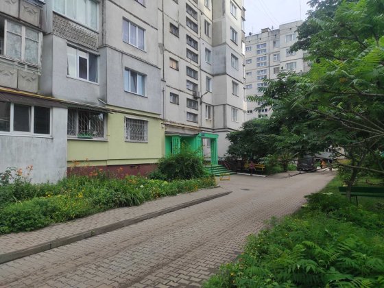 Терміново!Гарна квартира,без ремонту,практично у центрі.Власник Сумы