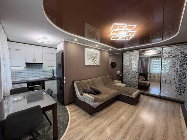 Продам 3к квартиру на Алмазному, 60кв.м, цегла, євроремонт - фото 1