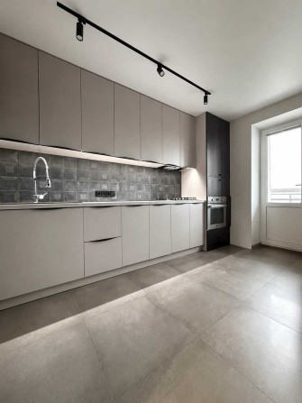 Продаж 1 кімнатної квартири 45 м2 Цегла Євроремонт поверх 7/10, 2 балкона Поділ №9942 - фото 1