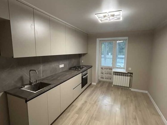‼️Центр‼️ 1к квартира з євроремонтом, 46 м², нижній поверх, цегляна новобудова Полтава