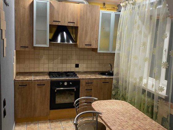 Продам 2-кімнатну квартиру в центральній частині міста, вул. Котляревського Рівне