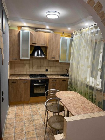 Продам 2-кімнатну квартиру в центральній частині міста, вул. Котляревського - фото 1