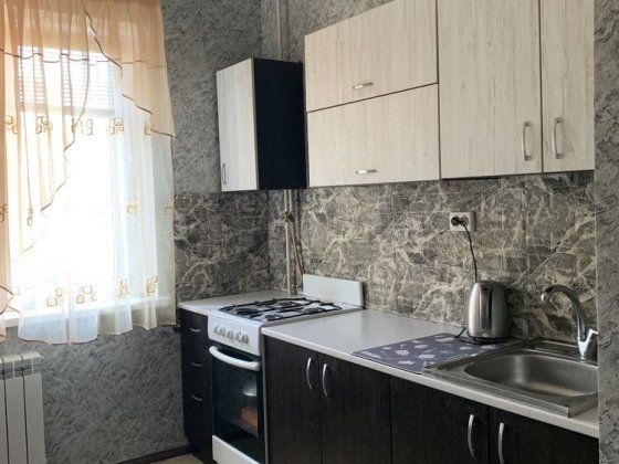 Продаж 3х кімнатної квартири на вул. Сумської тероборони, середній поверх