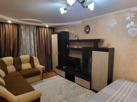 Продам квартиру на 1 этаже.По Петропавловской Сумы