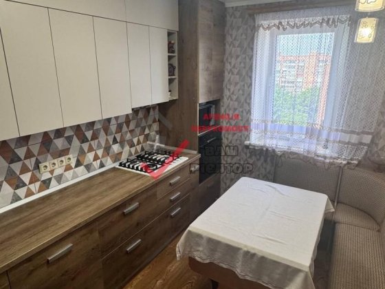 Продам 3-кімн. квартиру 69 м², 10/10, Інститут зв'язку – ідеальне житло для вашої родини! Полтава
