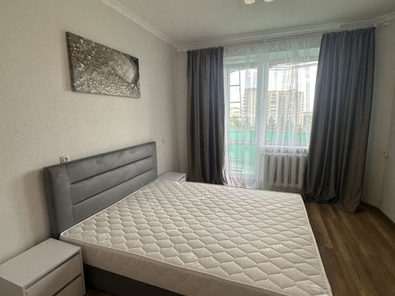 Продам 3-кімнатну квартиру . 12 школа Ровно