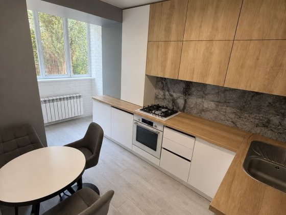 Продам 2к квартиру у центрі міста біля озера Сумы
