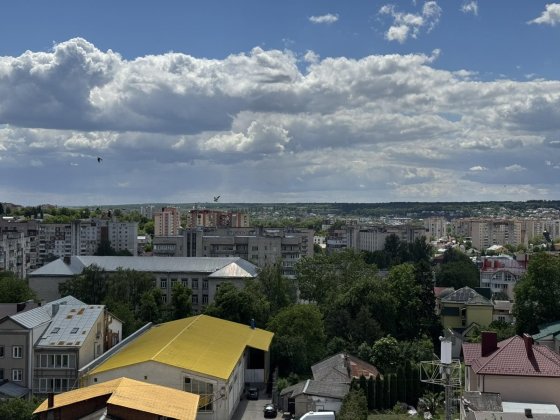 Продаж 3к центр панорама на місто Тернополь