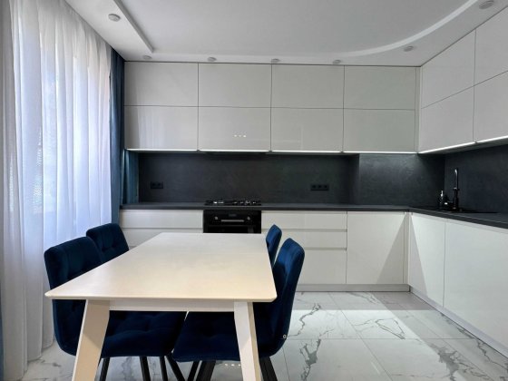 Продаж 3 кімнатної квартири 72м2  Поділ №21193 Полтава