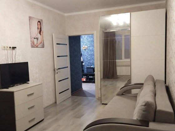 ТЕРМІНОВО продається 1 кімнатна квартира Хмельницкий