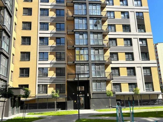 Простора 2-кімнатна квартира площею 66,8.Здана Хмельницький