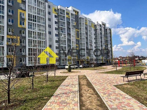 Продам двушку з усіма чорновими роботами, середній поверх! Полтава