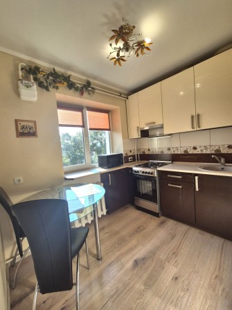 √ Продаж 3 кімнатної квартири з ремонтом - фото 1