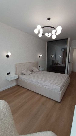 Продаж світлої 2 квартири по вул. Свободи з паркінгом - фото 1