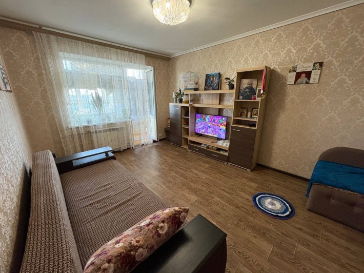 Продам 2к квартиру з ремонтом на Металургів - фото 1