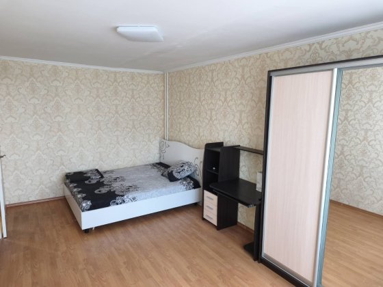 Продам 1-квартиру неподалік Новуса Ровно