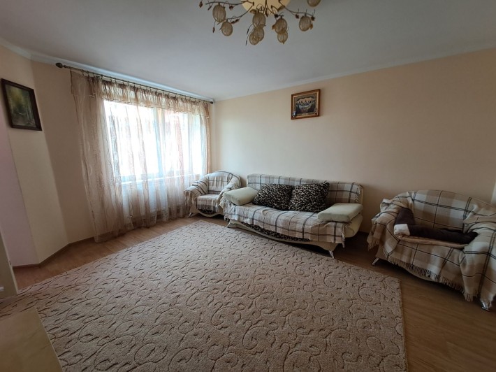 Продаж 3к квартири 77 кв. м на вул. Академіка Сергія Корольова - фото 1