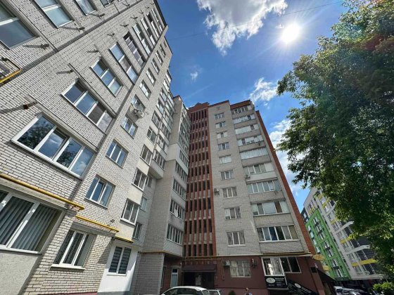 Продам 2-кім.квартиру м.Тернопіль, Сонячний, п-т Злуки 4А Тернополь