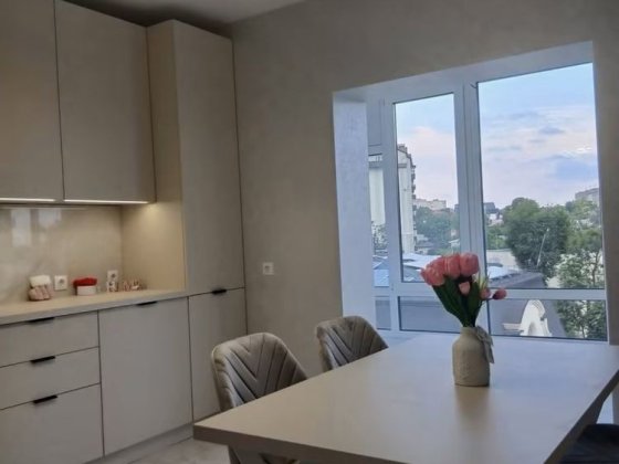 Продається 2км квартира в центрі, вул. Глиняна Тернополь
