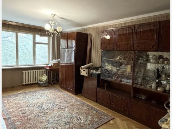 Продам простору 3-к квартиру на Виставці Хмельницкий