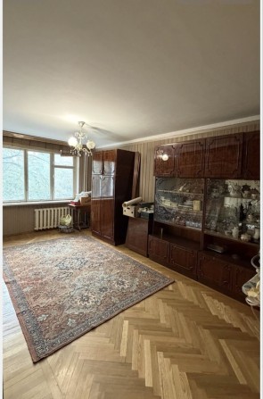Продам простору 3-к квартиру на Виставці - фото 1