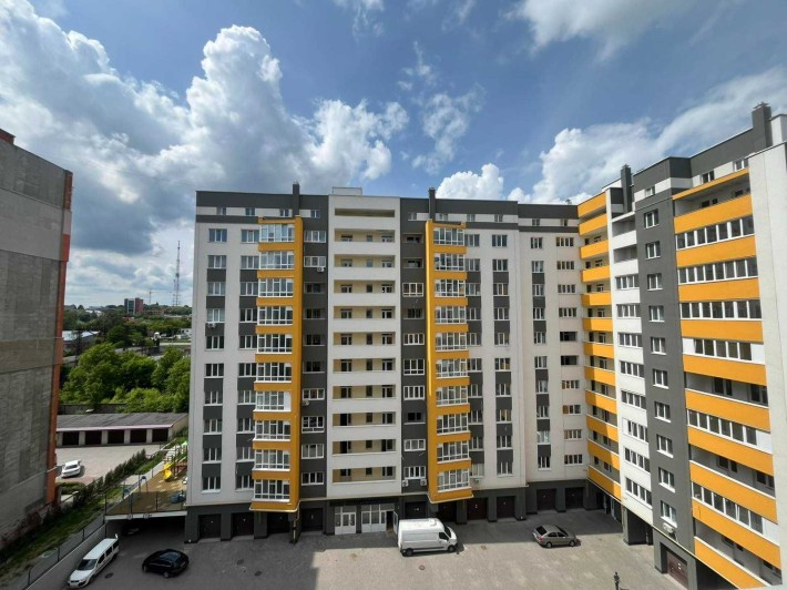 Простора 2к на Виставці, Рауш, двостороння, без сплати комісії ID42654 - фото 1