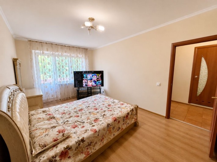 Продаж Однокімнатна другий поверх в центральному районі міста - фото 1