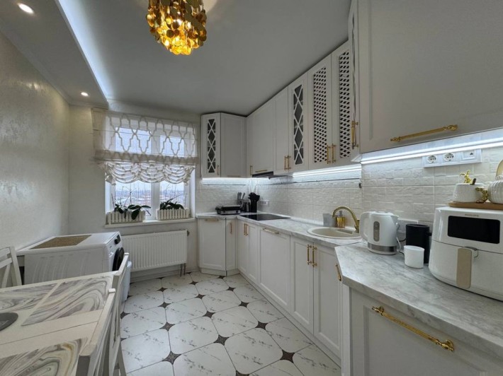 Продаж видова 1 кімнатна з меблями - фото 1