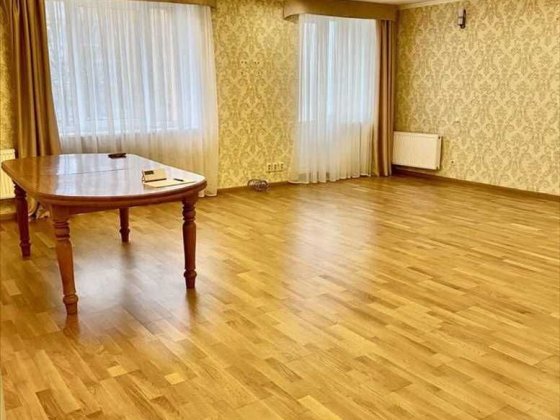Трикімнатна квартира з автономним опаленням Полтава