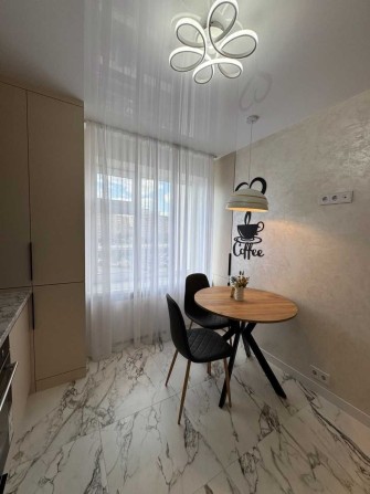 1-кімнатна квартира 36 м² в ЖК «Гранд Рояль», Озерна — кухня 18.5 м² - фото 1