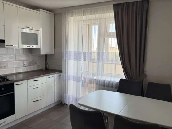 Продаж 2к квартири 50 кв. м на вул. Тролейбусна Тернополь