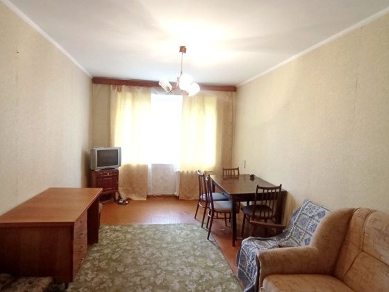 2 -кімнатна квартира неподалік від центру. Середній поверх Суми