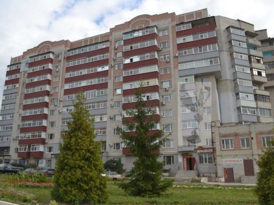 Продається 2к. квартиру вул. Металургів з автономним опалюванням Сумы