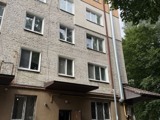 Продам трикімнатну квартиру на Кн. Романа,4 Рівне